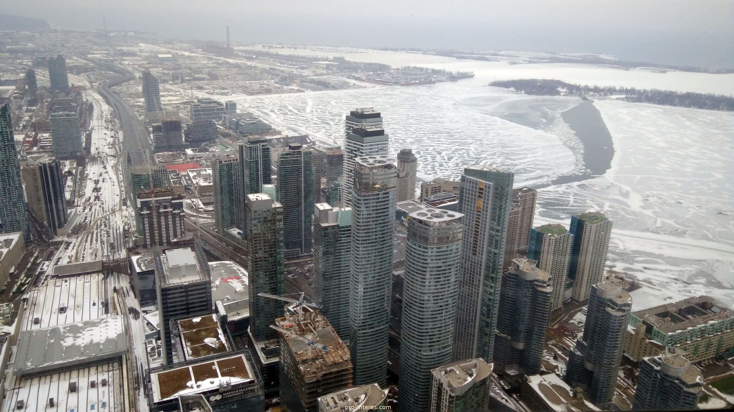 Вид из ресторана 360 CN Tower