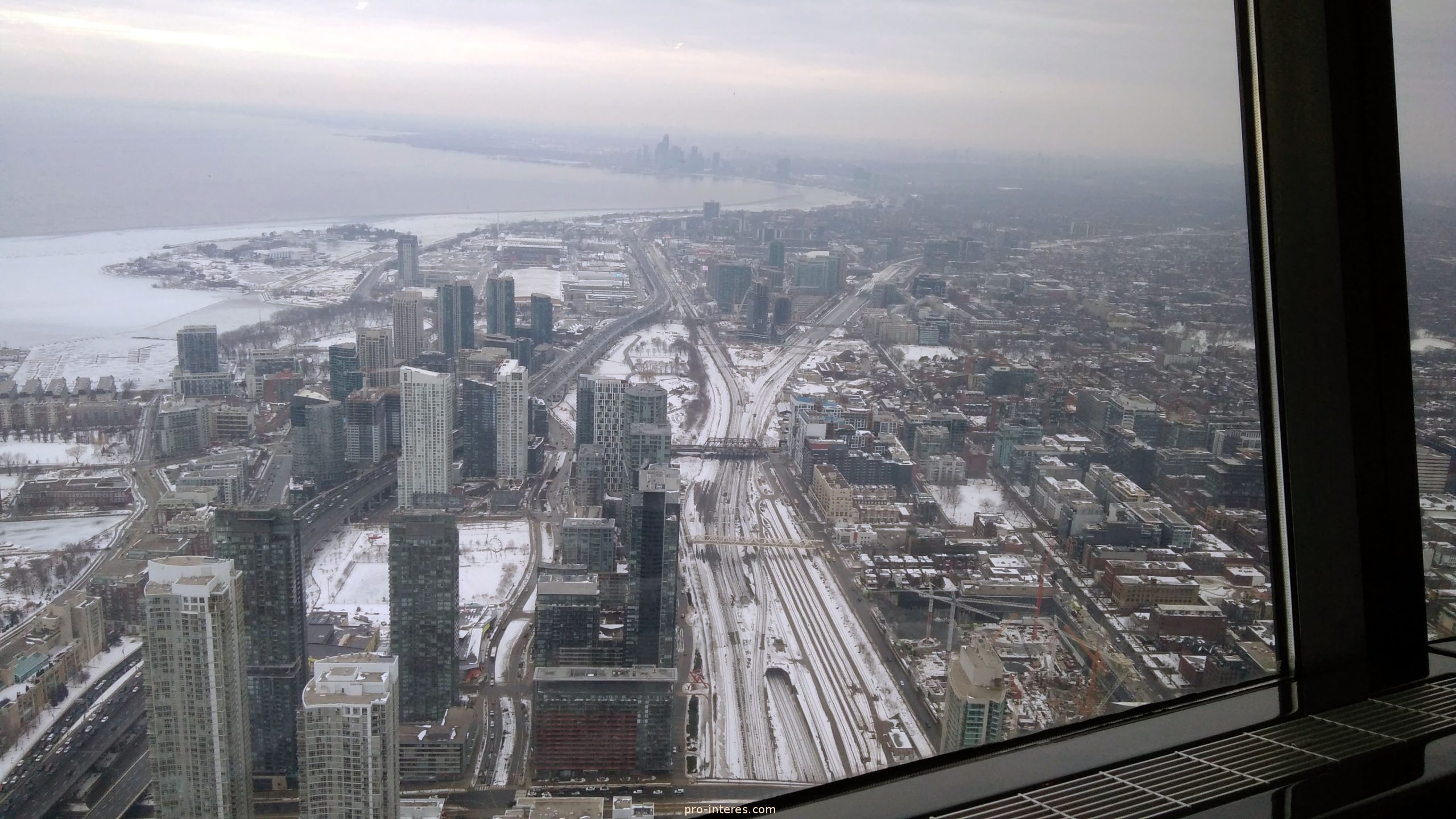 Вид из ресторана 360 CN Tower